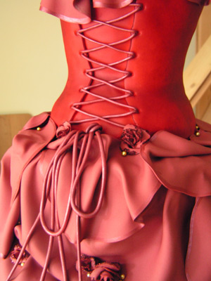 Lacing and bustle